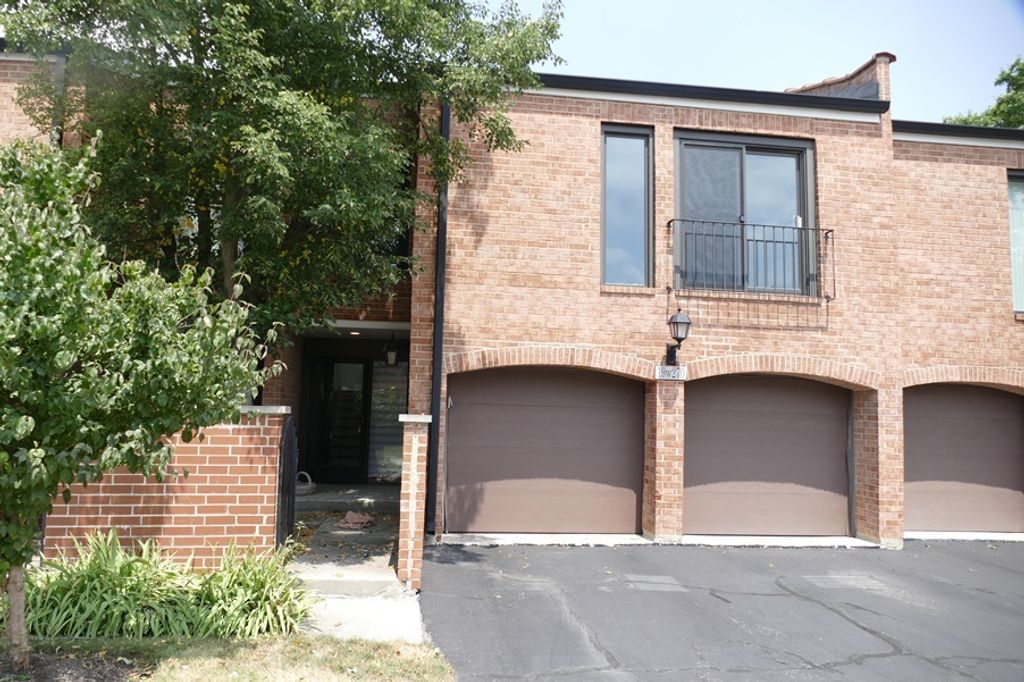 19W270 Governors Trail, Oak Brook, IL 60523