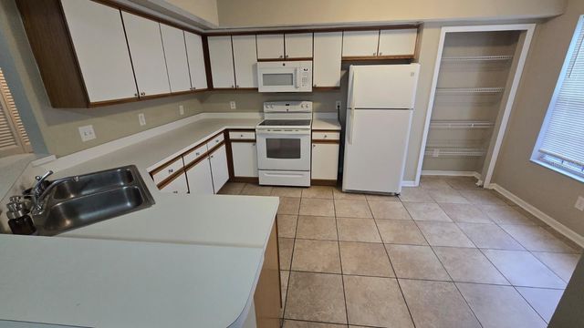 3716 E GRANT STREET, Orlando, FL 32812