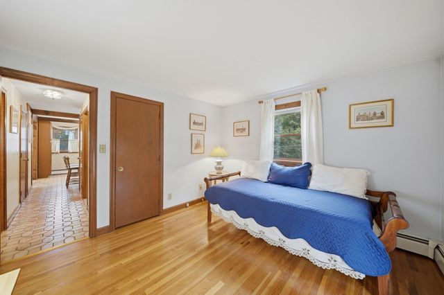 15 Regis Rd, Tewksbury, MA 01876