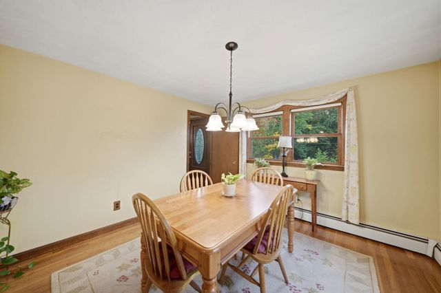 15 Regis Rd, Tewksbury, MA 01876