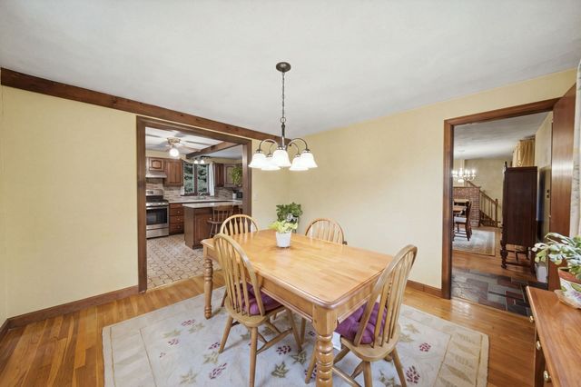 15 Regis Rd, Tewksbury, MA 01876