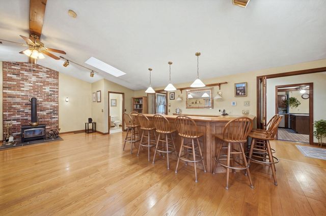 15 Regis Rd, Tewksbury, MA 01876