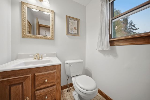 15 Regis Rd, Tewksbury, MA 01876