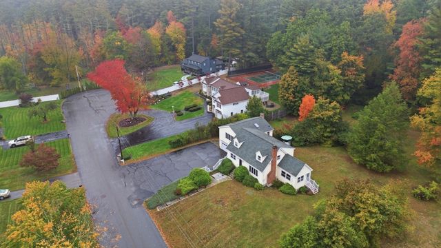 15 Regis Rd, Tewksbury, MA 01876