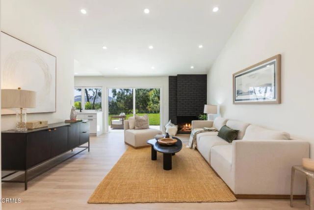 3737 San Augustine Drive, Glendale, CA 91206