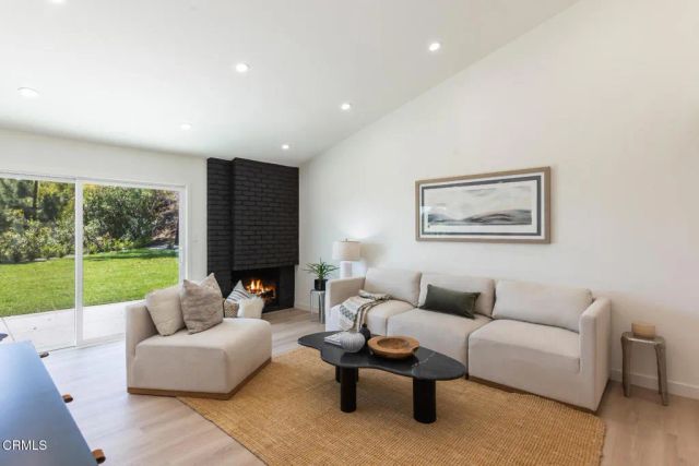 3737 San Augustine Drive, Glendale, CA 91206