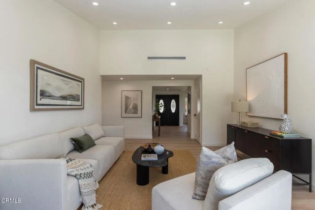 3737 San Augustine Drive, Glendale, CA 91206