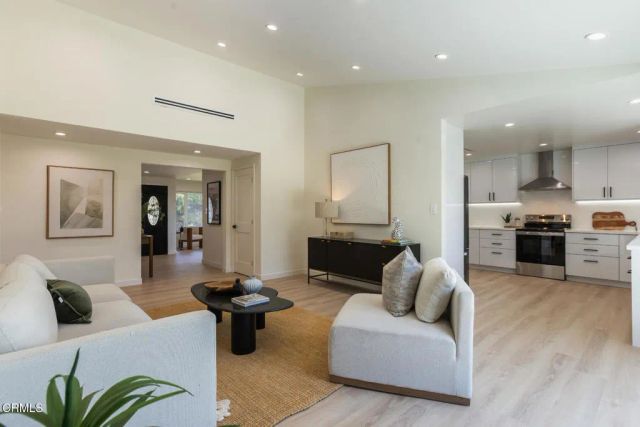 3737 San Augustine Drive, Glendale, CA 91206