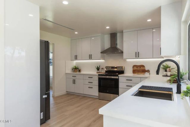 3737 San Augustine Drive, Glendale, CA 91206