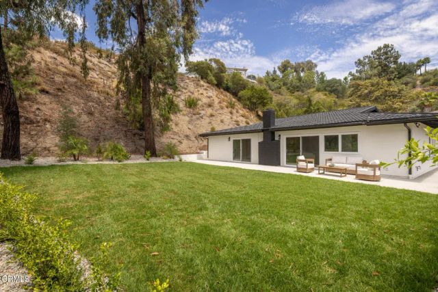 3737 San Augustine Drive, Glendale, CA 91206