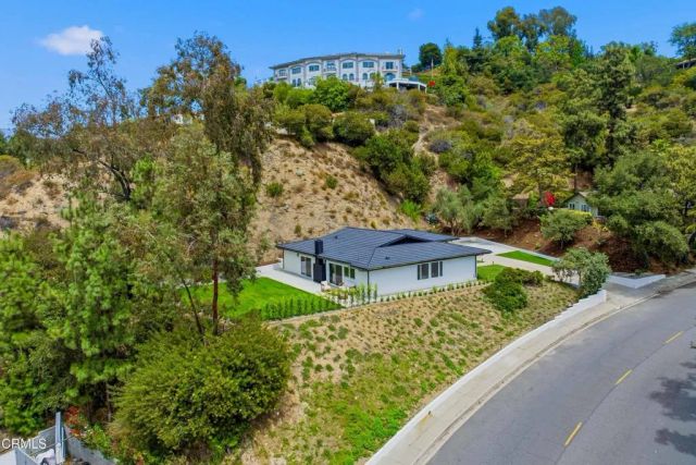 3737 San Augustine Drive, Glendale, CA 91206