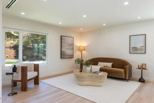 3737 San Augustine Drive, Glendale, CA 91206