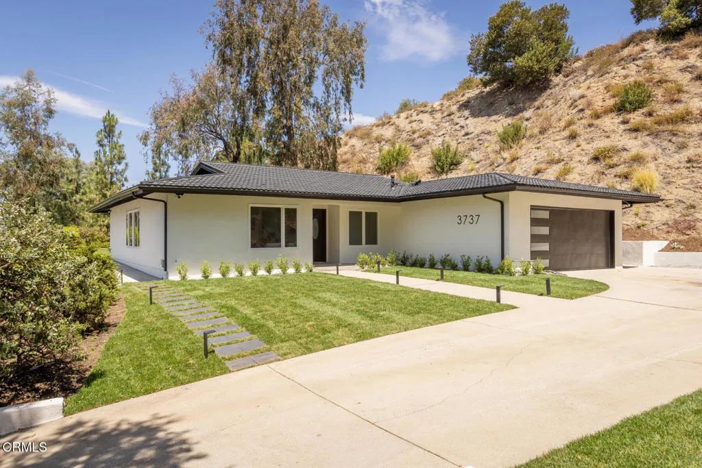 3737 San Augustine Drive, Glendale, CA 91206