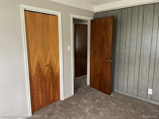 32297 Warren Road, Garden City, MI 48135