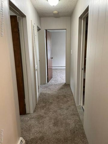 32297 Warren Road, Garden City, MI 48135