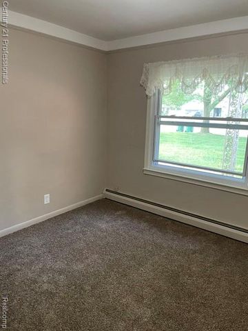 32297 Warren Road, Garden City, MI 48135