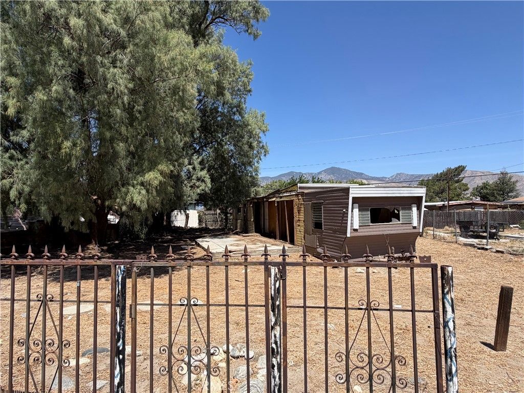 Image 4 of property listing at 52160 Date, Cabazon, CA 92230