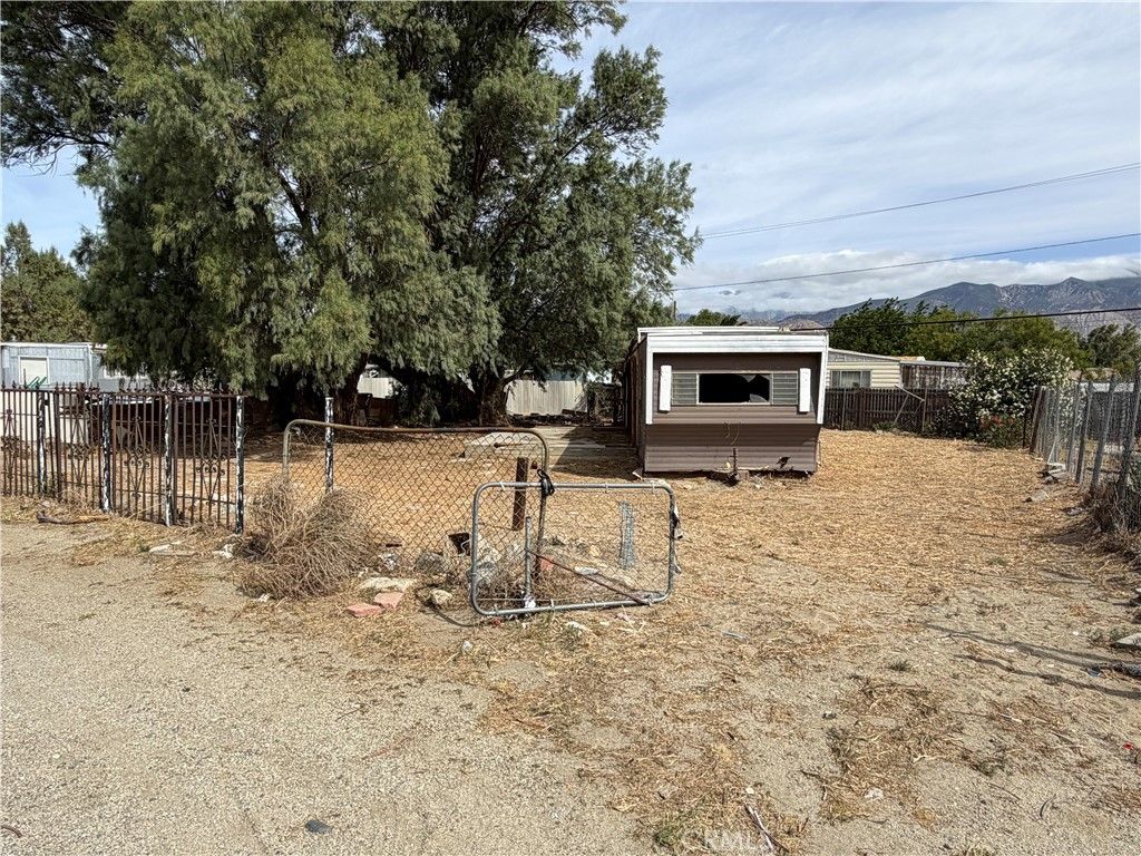 Image 6 of property listing at 52160 Date, Cabazon, CA 92230