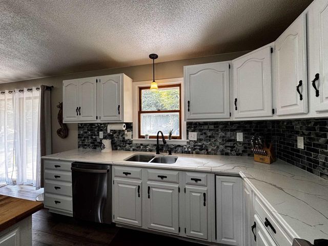 4197 6th Lane, Wisconsin Dells, WI 53965