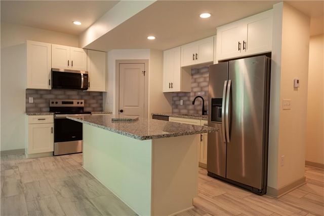 1336 S Pope Avenue, Independence, MO 64055