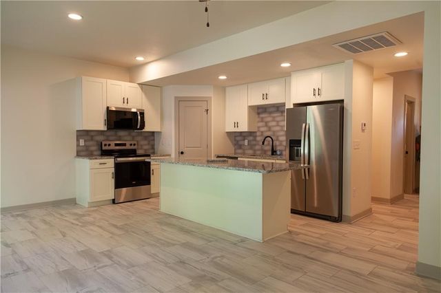 1336 S Pope Avenue, Independence, MO 64055