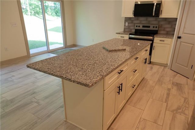 1336 S Pope Avenue, Independence, MO 64055
