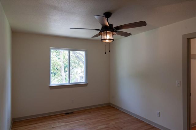 1336 S Pope Avenue, Independence, MO 64055
