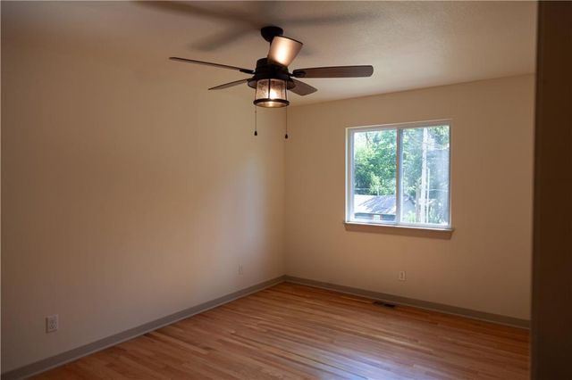 1336 S Pope Avenue, Independence, MO 64055