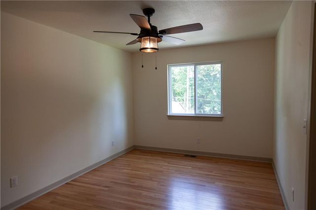 1336 S Pope Avenue, Independence, MO 64055