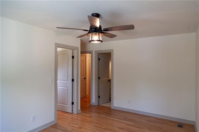 1336 S Pope Avenue, Independence, MO 64055