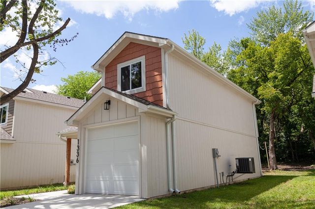 1336 S Pope Avenue, Independence, MO 64055