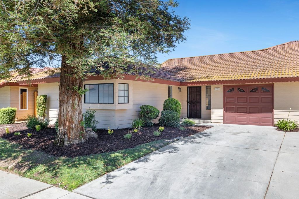 Image 1 of property listing at 909 Barnett Way, Madera, CA 93637