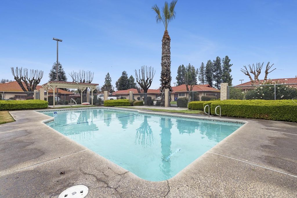 Image 26 of property listing at 909 Barnett Way, Madera, CA 93637