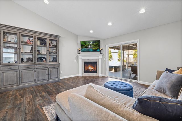 603 Stonegate Circle, Waconia, MN 55387
