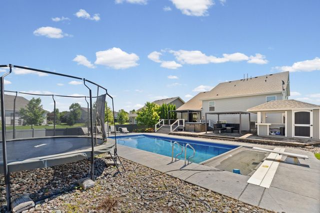 603 Stonegate Circle, Waconia, MN 55387