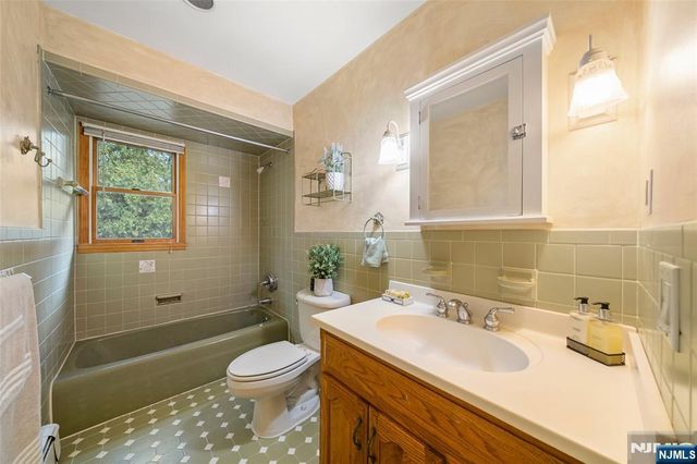 49 Carpenter Avenue, Norwood, NJ 07648