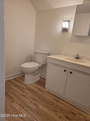 44 Village Green Circle, Southern Pines, NC 28387