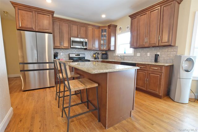 5 Dogwood Lane, East Moriches, NY 11940