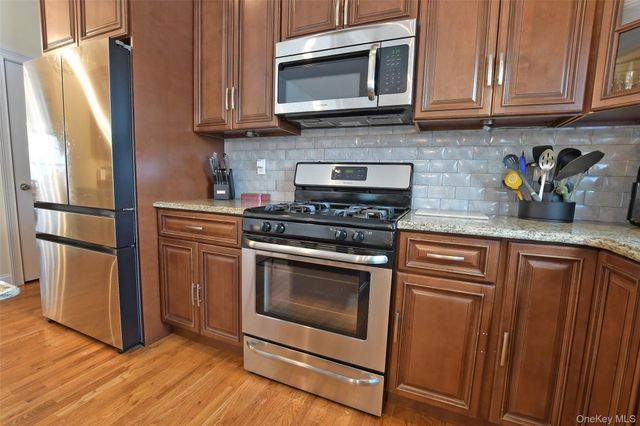 5 Dogwood Lane, East Moriches, NY 11940