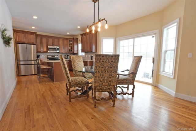 5 Dogwood Lane, East Moriches, NY 11940