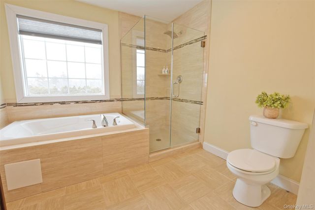 5 Dogwood Lane, East Moriches, NY 11940