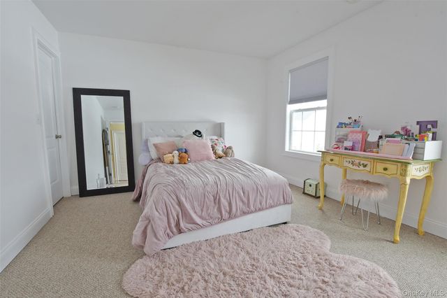 5 Dogwood Lane, East Moriches, NY 11940