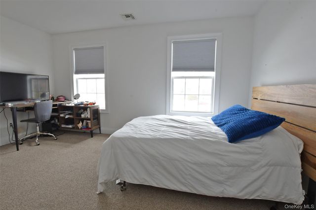 5 Dogwood Lane, East Moriches, NY 11940