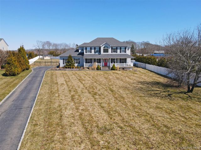 5 Dogwood Lane, East Moriches, NY 11940