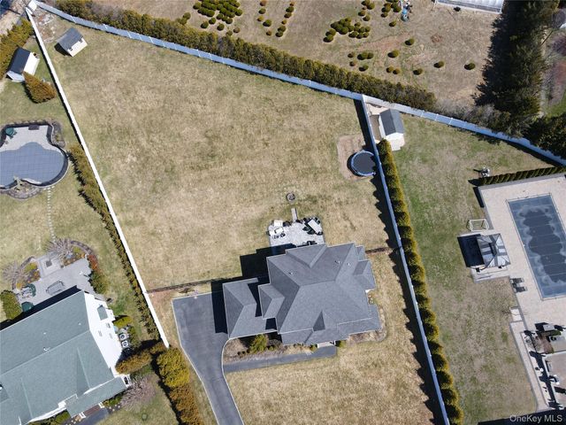 5 Dogwood Lane, East Moriches, NY 11940