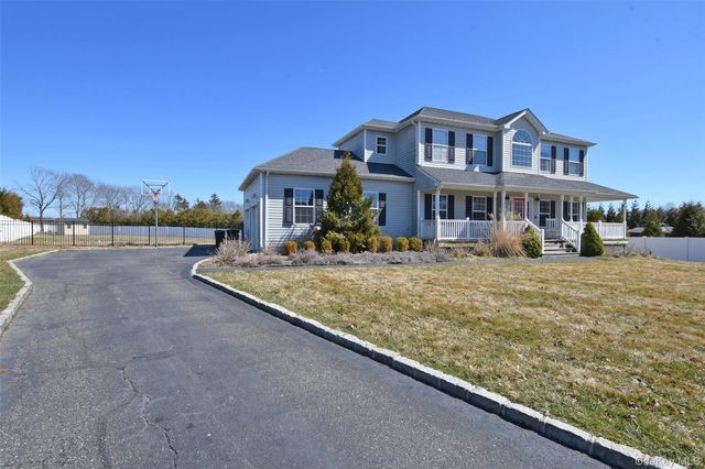 5 Dogwood Lane, East Moriches, NY 11940