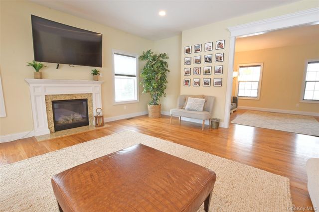 5 Dogwood Lane, East Moriches, NY 11940