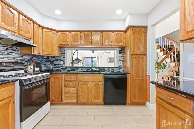 103 Timber Oaks Road, Edison, NJ 08820