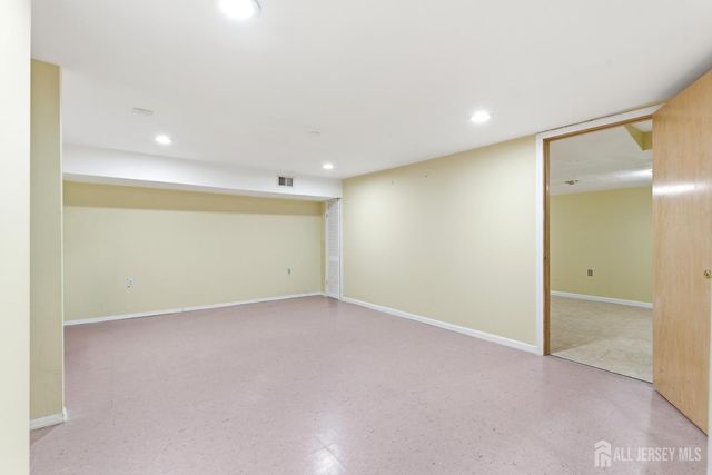 103 Timber Oaks Road, Edison, NJ 08820