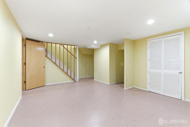 103 Timber Oaks Road, Edison, NJ 08820